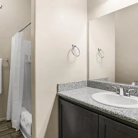 Landing At Vecina - 1 Bedroom In Stone Oak